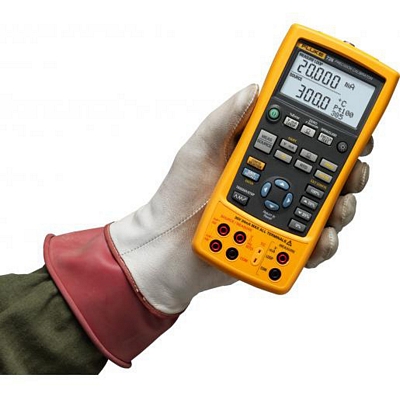 Fluke FLUKE-726/APAC/EMEA Калибратор