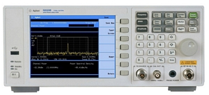 Keysight N9320B Spektra analizators